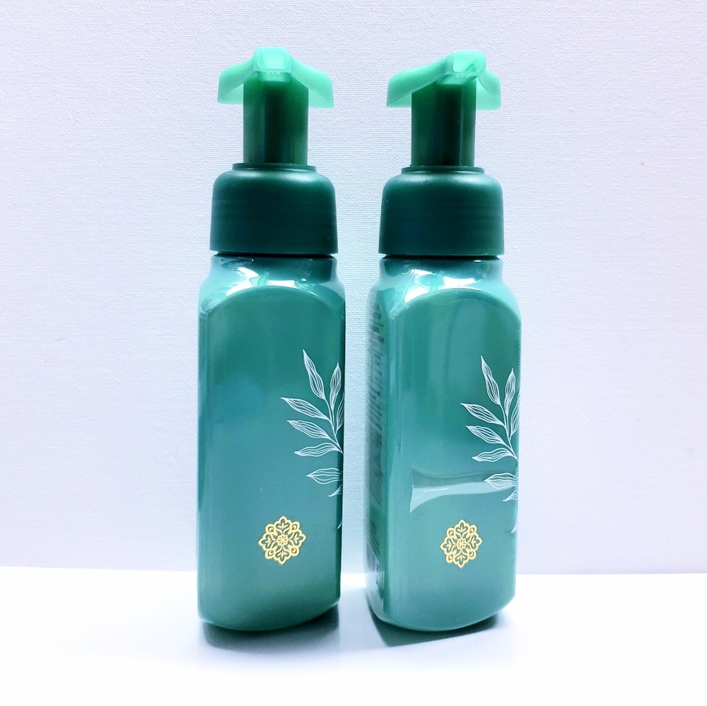 Bath & Body Works CLEAN HOUSE VIBES Gentle & Clean Foaming Hand Soap (2 pcs) - Picture 2 of 3